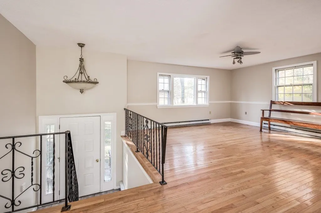 191 Mast Road Lee NH 03861