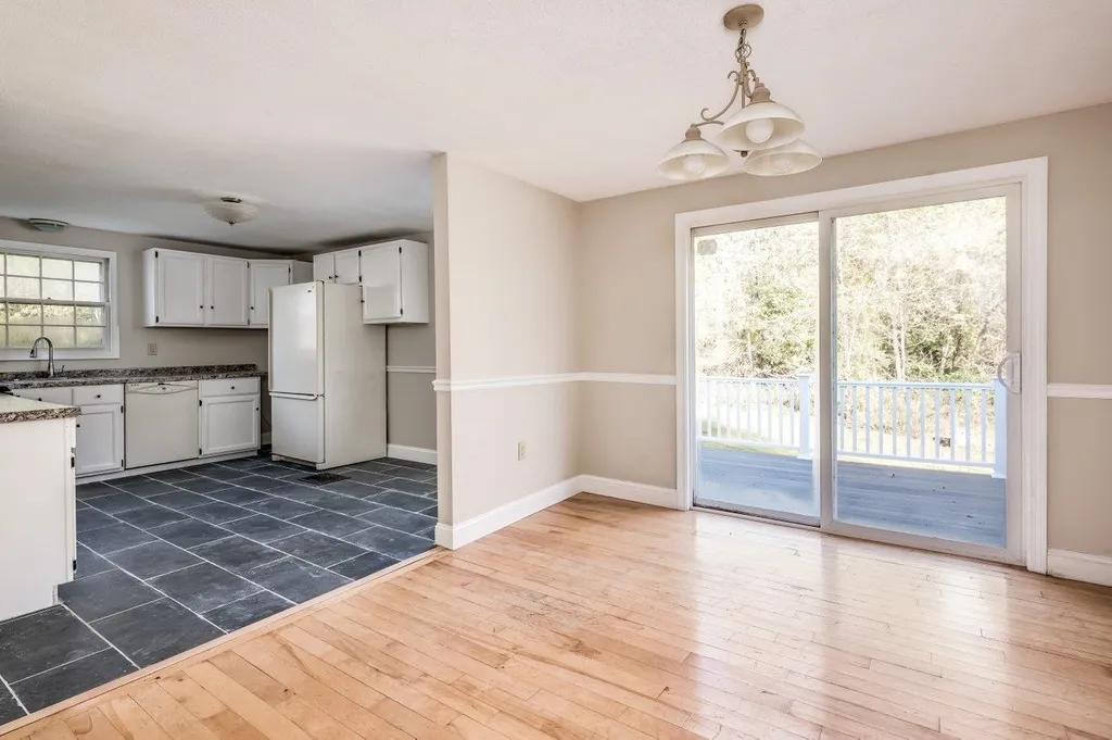 191 Mast Road Lee NH 03861