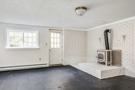 191 Mast Road Lee NH 03861