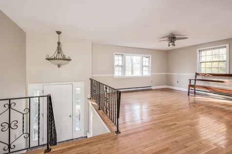191 Mast Road Lee NH 03861