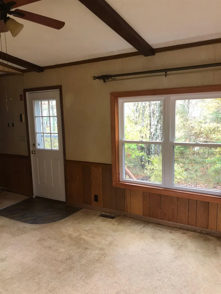 21 Village Drive Raymond NH 03077
