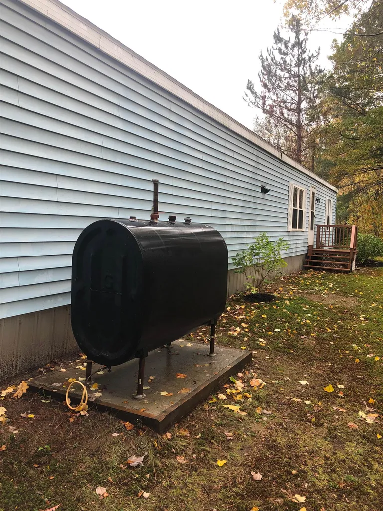 21 Village Drive Raymond NH 03077