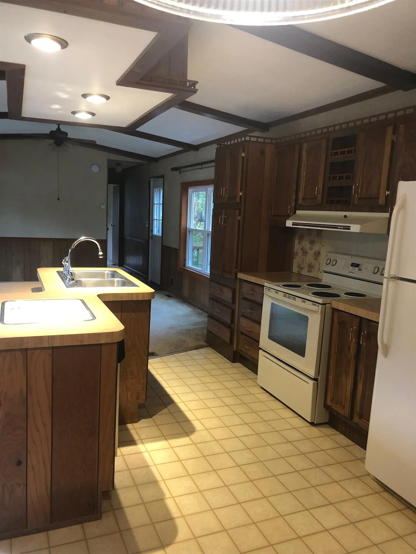 21 Village Drive Raymond NH 03077