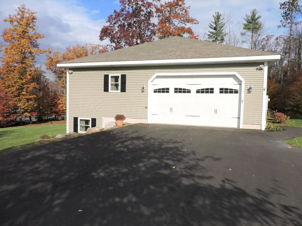 21 Solace Pointe Road Meredith NH 03253