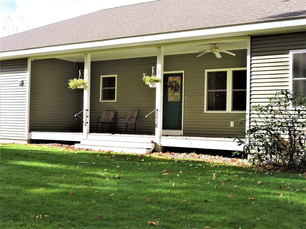 21 Solace Pointe Road Meredith NH 03253