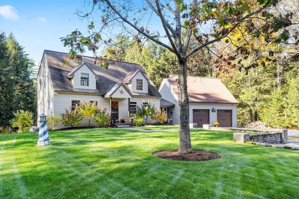 19 Stuart Circle Moultonborough NH 03254