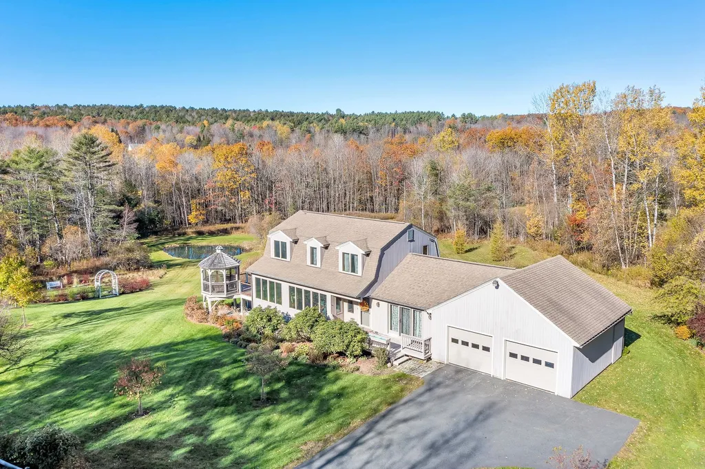 16 Blueberry Meadow Lebanon NH 03766