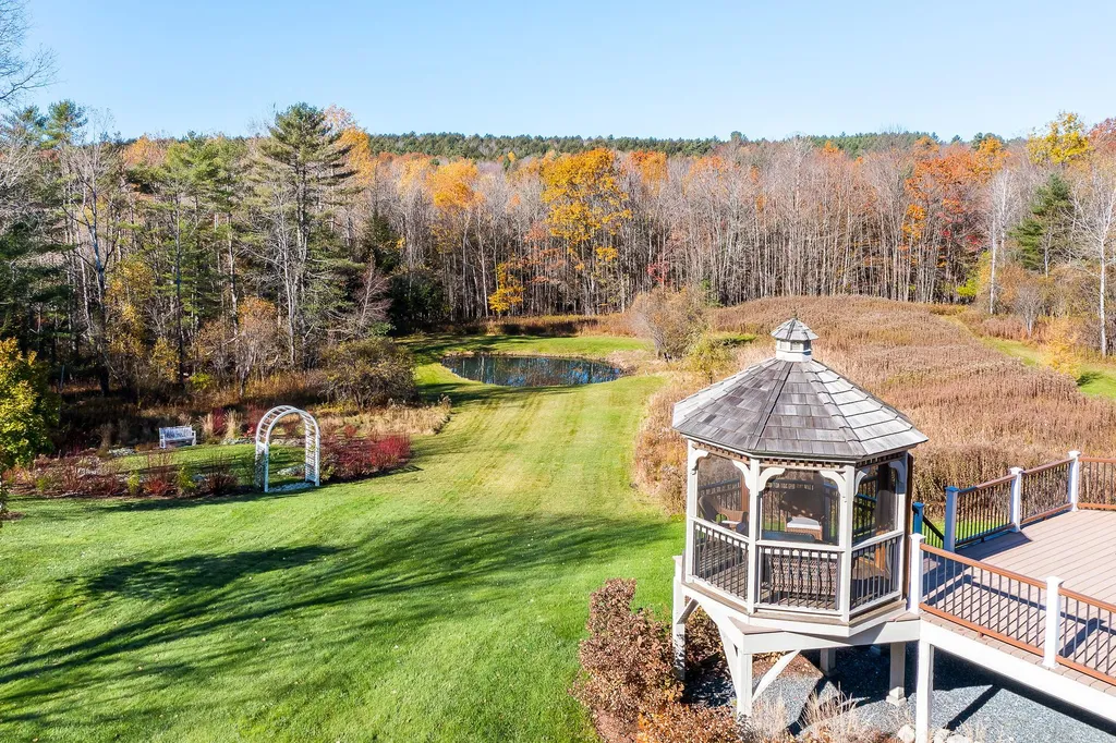 16 Blueberry Meadow Lebanon NH 03766