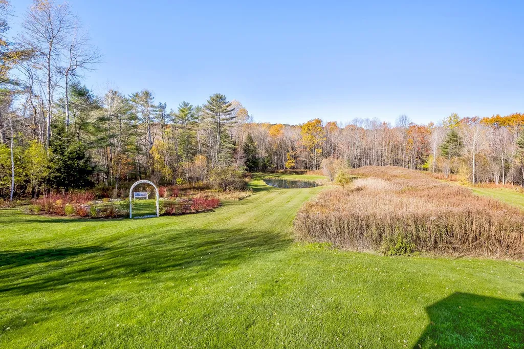 16 Blueberry Meadow Lebanon NH 03766