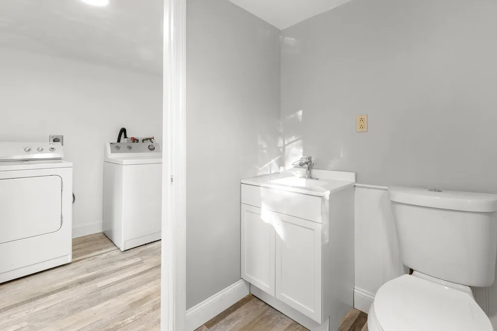 20 Andrews Lane East Kingston NH 03827