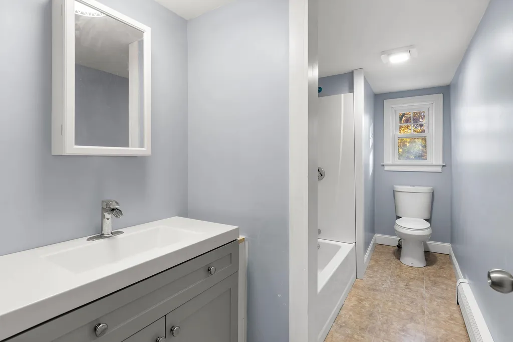 20 Andrews Lane East Kingston NH 03827