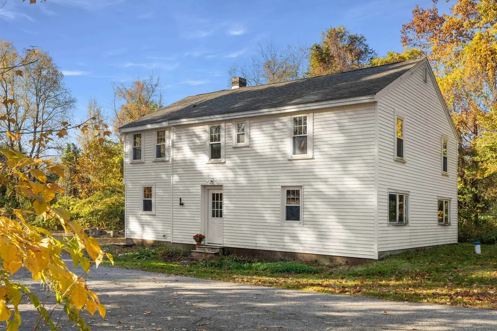 20 Andrews Lane East Kingston NH 03827