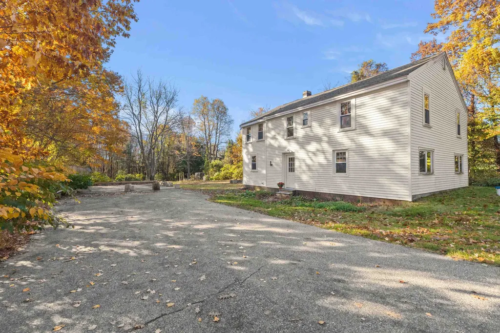 20 Andrews Lane East Kingston NH 03827