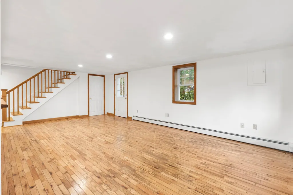 20 Andrews Lane East Kingston NH 03827