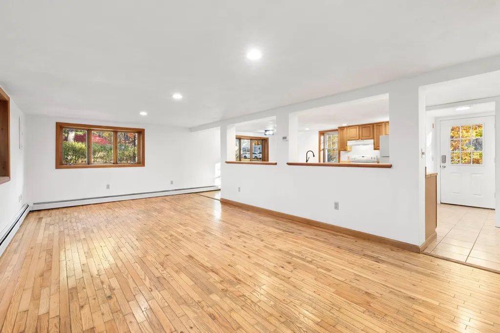20 Andrews Lane East Kingston NH 03827