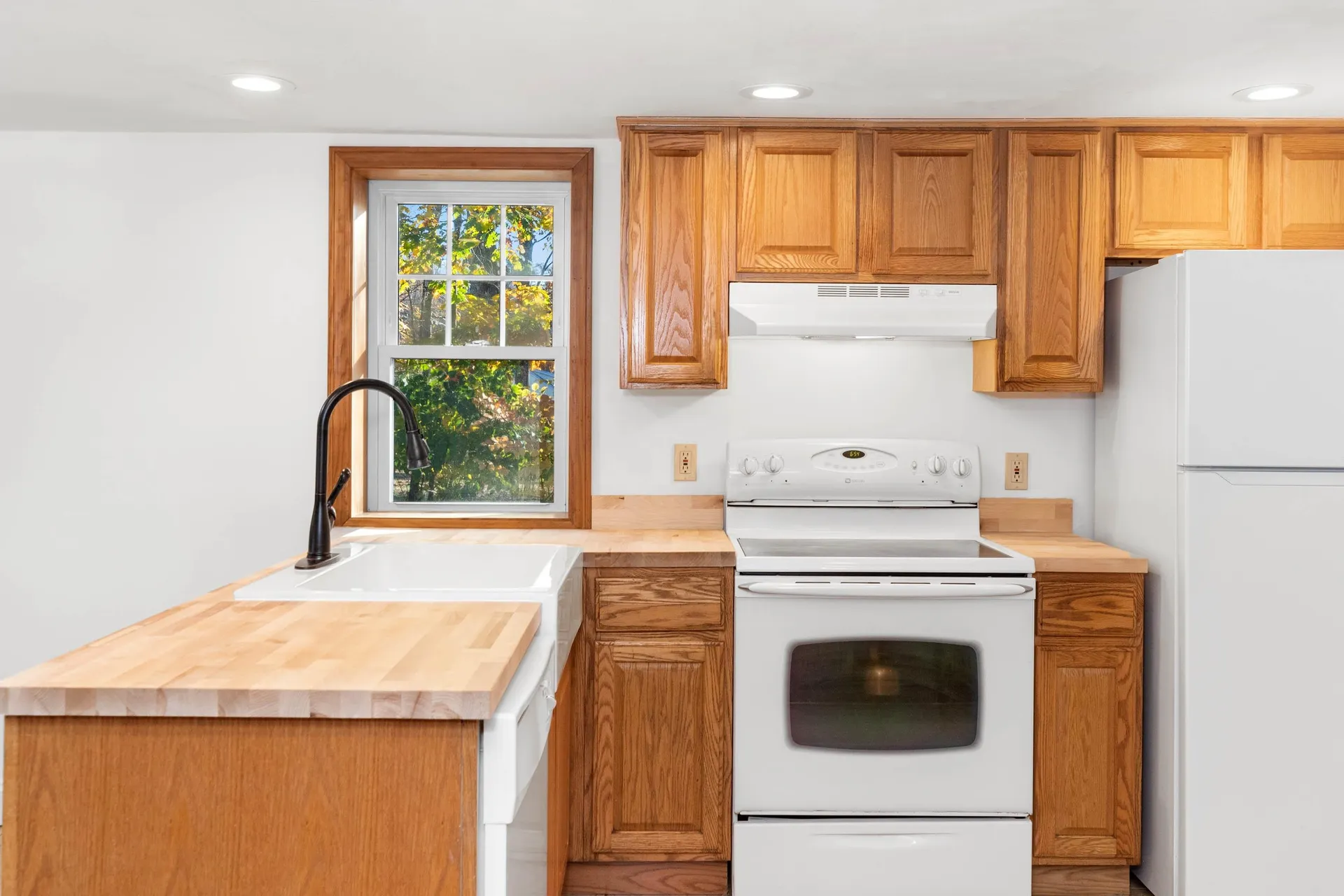 20 Andrews Lane East Kingston NH 03827