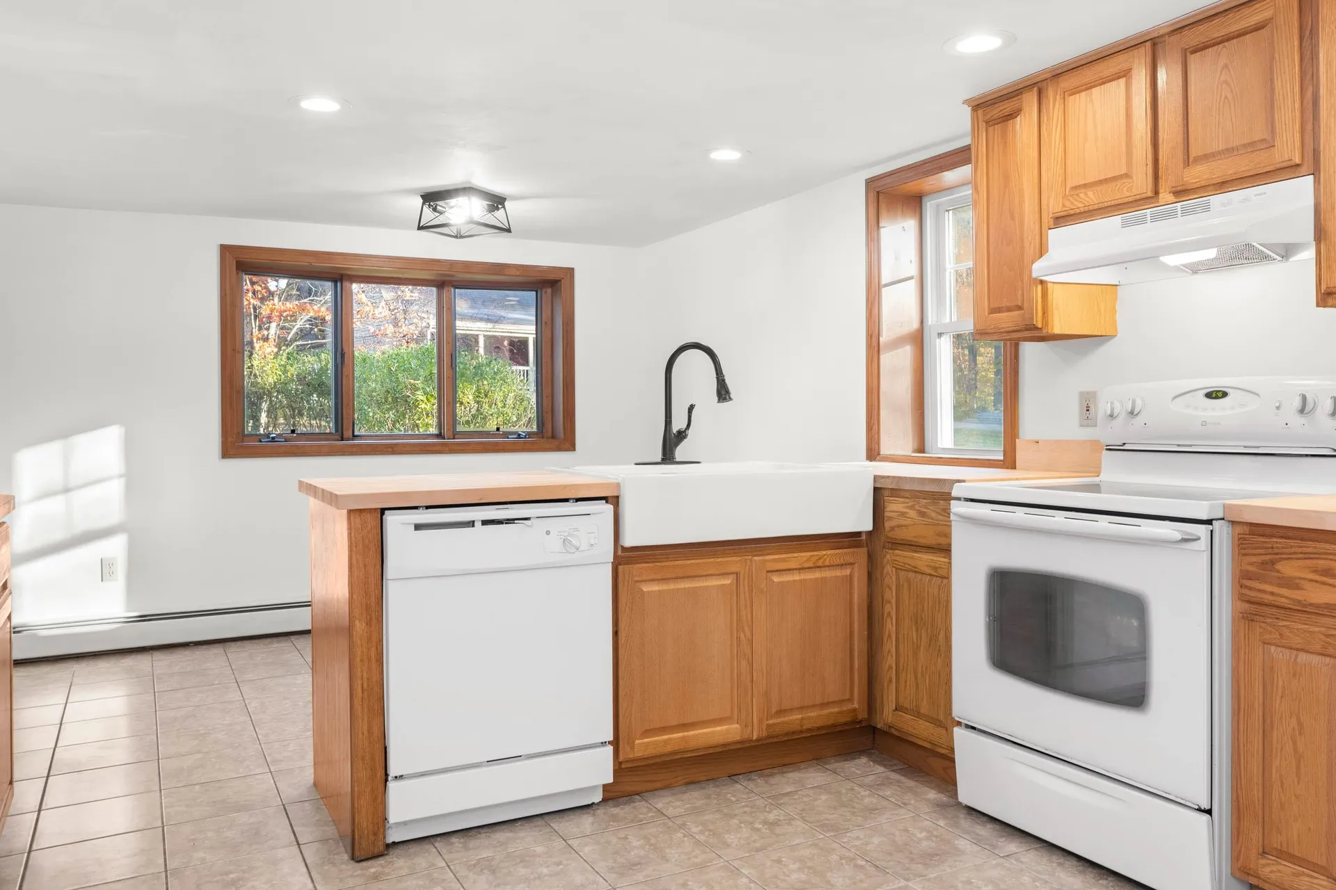20 Andrews Lane East Kingston NH 03827