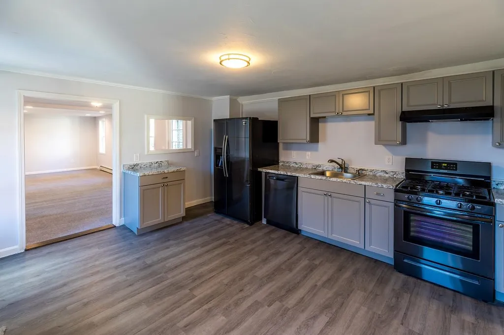 27 Mulberry Street Nashua NH 03060