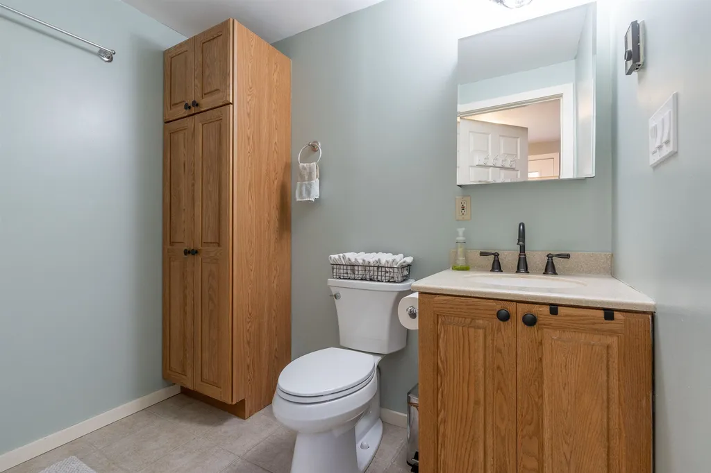 17 Lyon Drive Hartford VT 05059