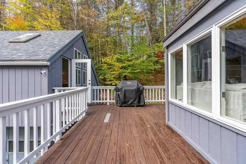 17 Lyon Drive Hartford VT 05059