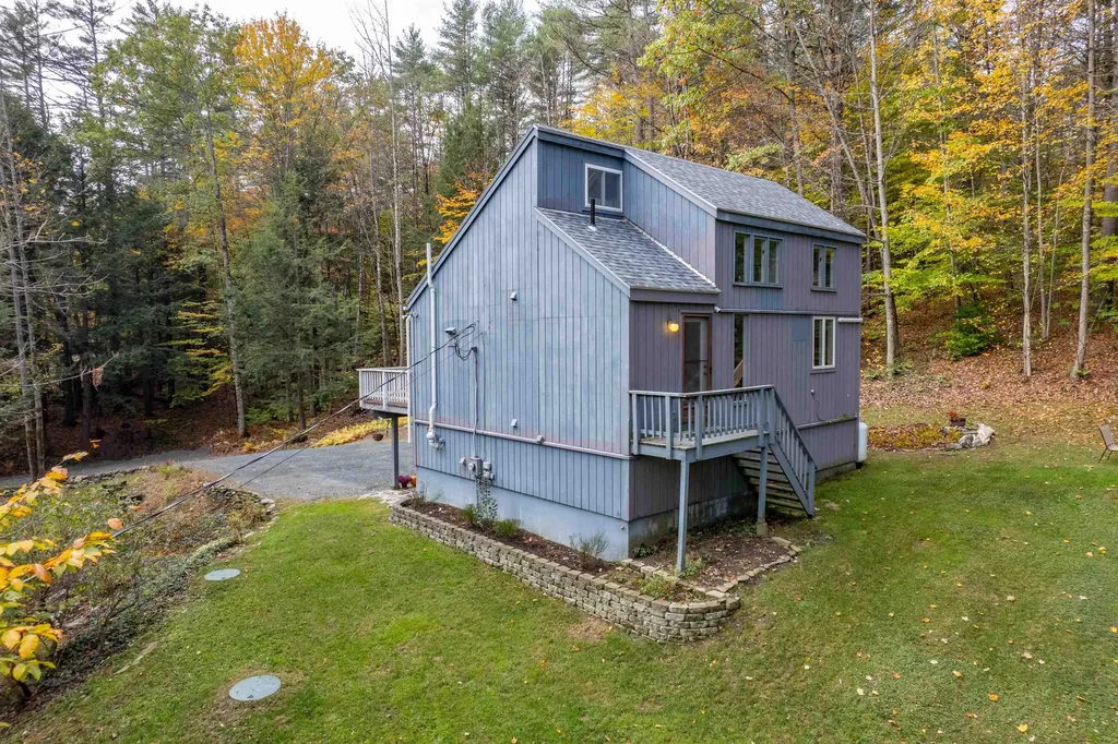 17 Lyon Drive Hartford VT 05059