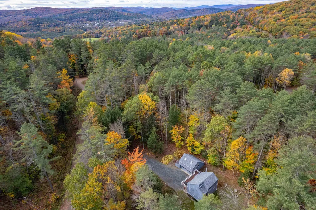 17 Lyon Drive Hartford VT 05059