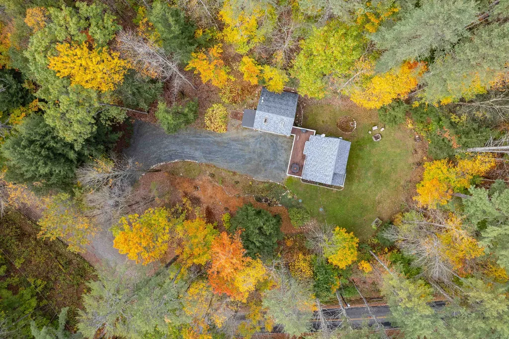 17 Lyon Drive Hartford VT 05059