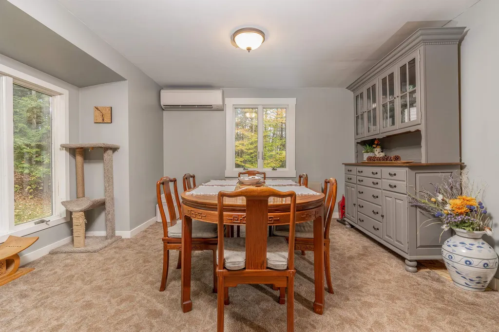 17 Lyon Drive Hartford VT 05059