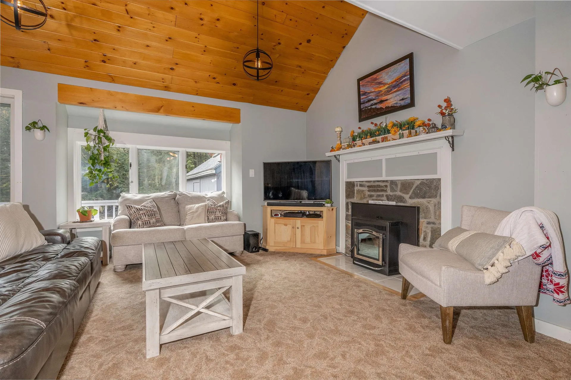 17 Lyon Drive Hartford VT 05059