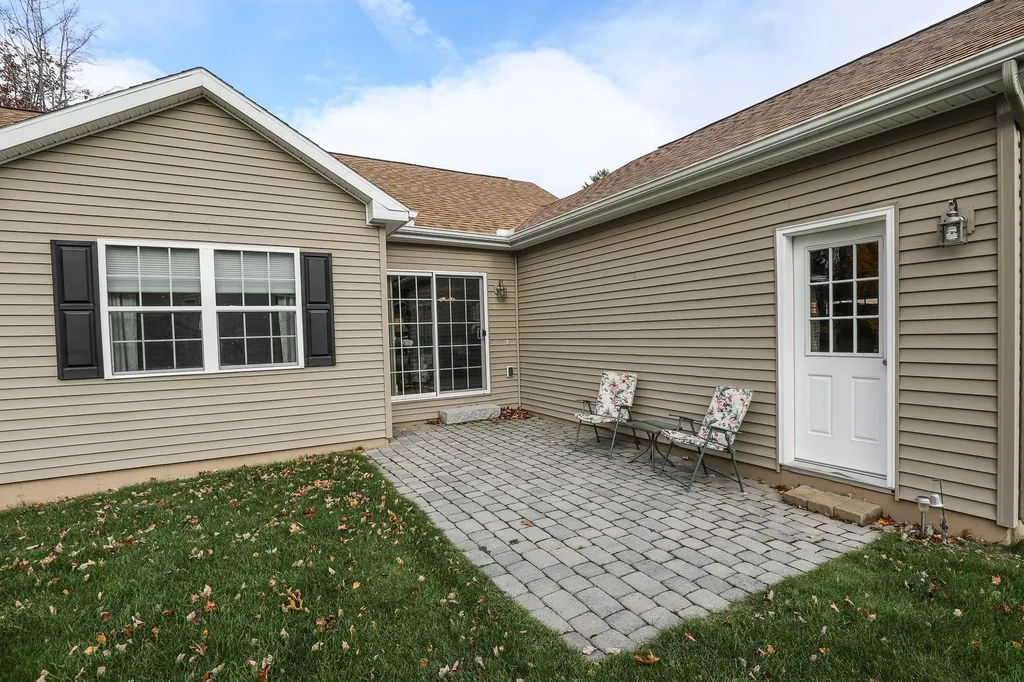 89 Sarasota Lane Laconia NH 03246