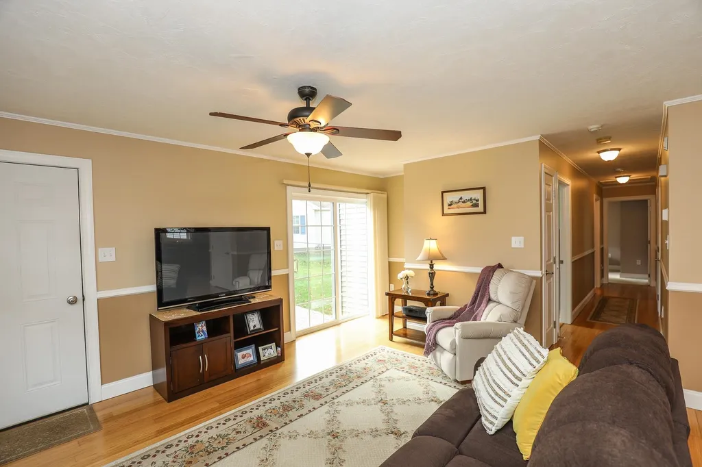 89 Sarasota Lane Laconia NH 03246