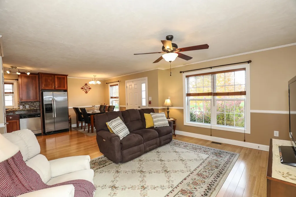 89 Sarasota Lane Laconia NH 03246