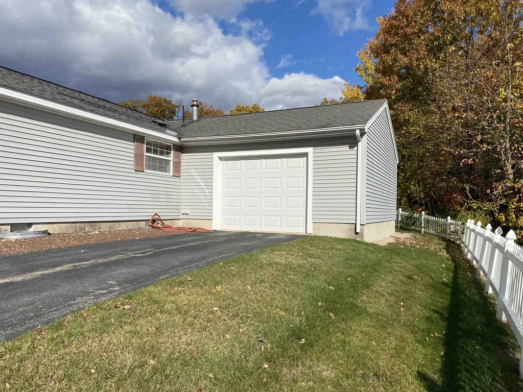 93 Heritage Way Manchester NH 03104