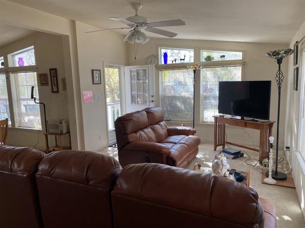 93 Heritage Way Manchester NH 03104