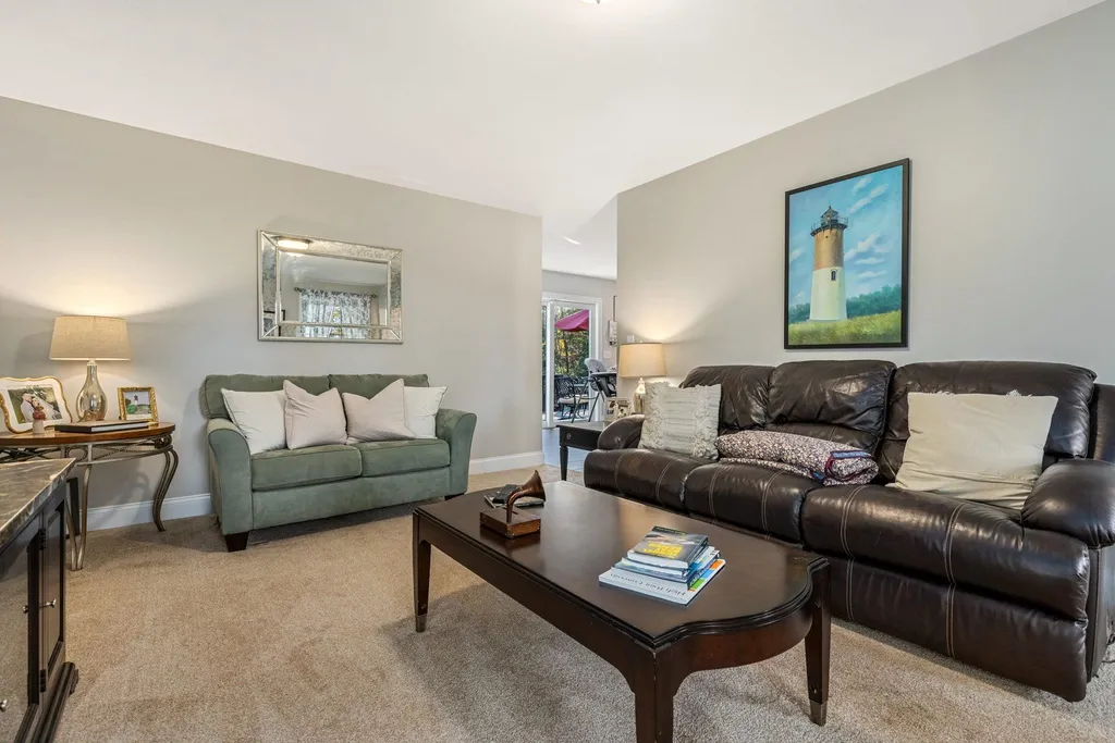 6 Philip Way Newton NH 03858