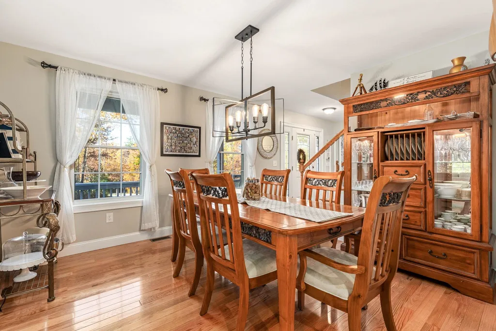 6 Philip Way Newton NH 03858