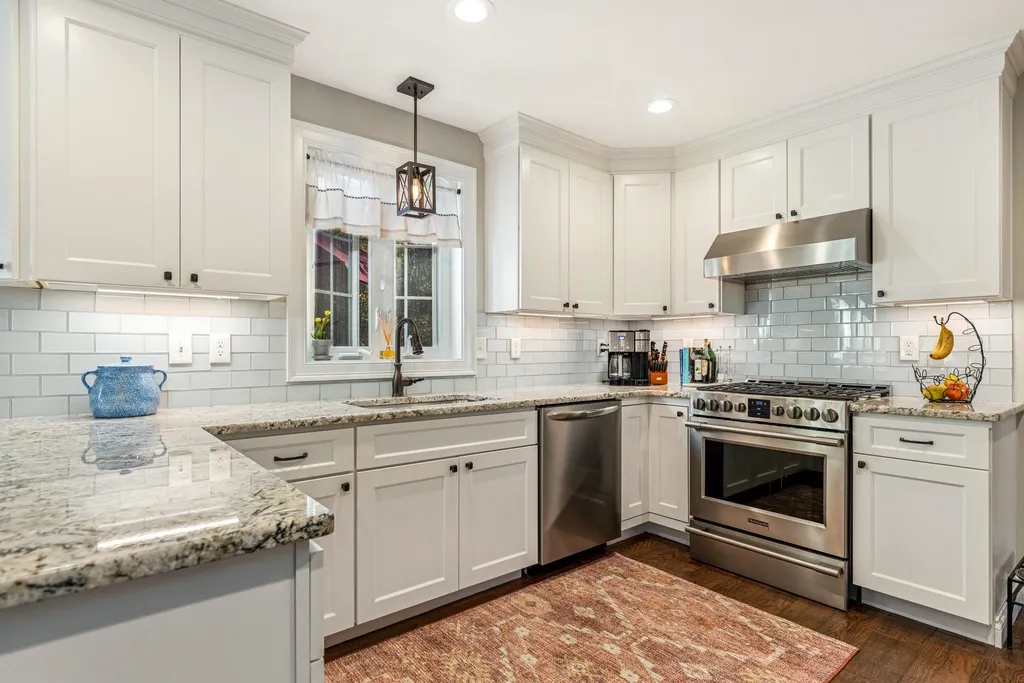 6 Philip Way Newton NH 03858