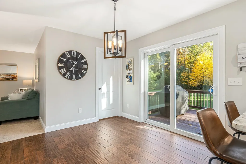 6 Philip Way Newton NH 03858