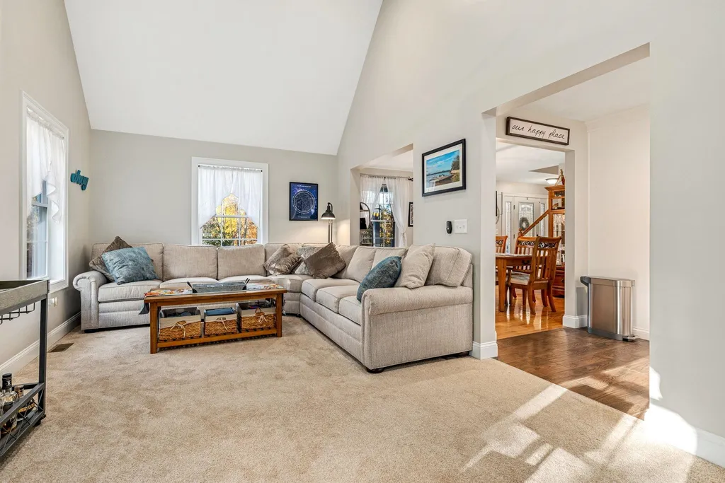 6 Philip Way Newton NH 03858