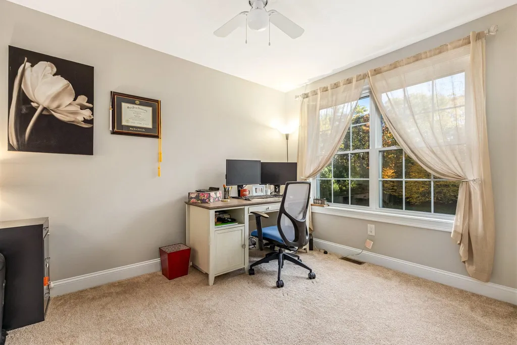 6 Philip Way Newton NH 03858