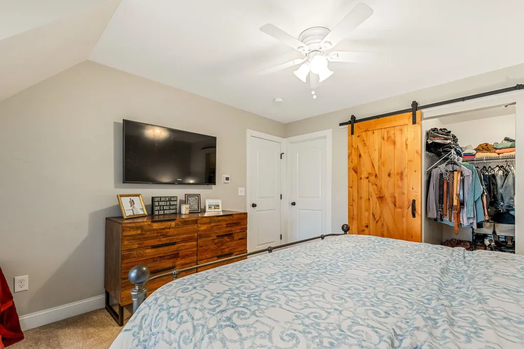 6 Philip Way Newton NH 03858
