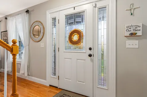 6 Philip Way Newton NH 03858