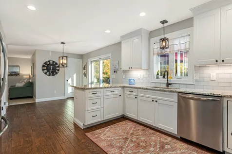 6 Philip Way Newton NH 03858