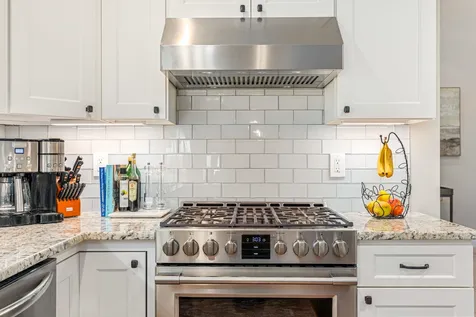 6 Philip Way Newton NH 03858