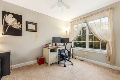 6 Philip Way Newton NH 03858