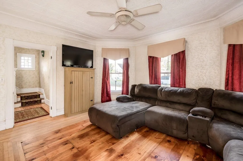 5 Penny Lane Rochester NH 03868