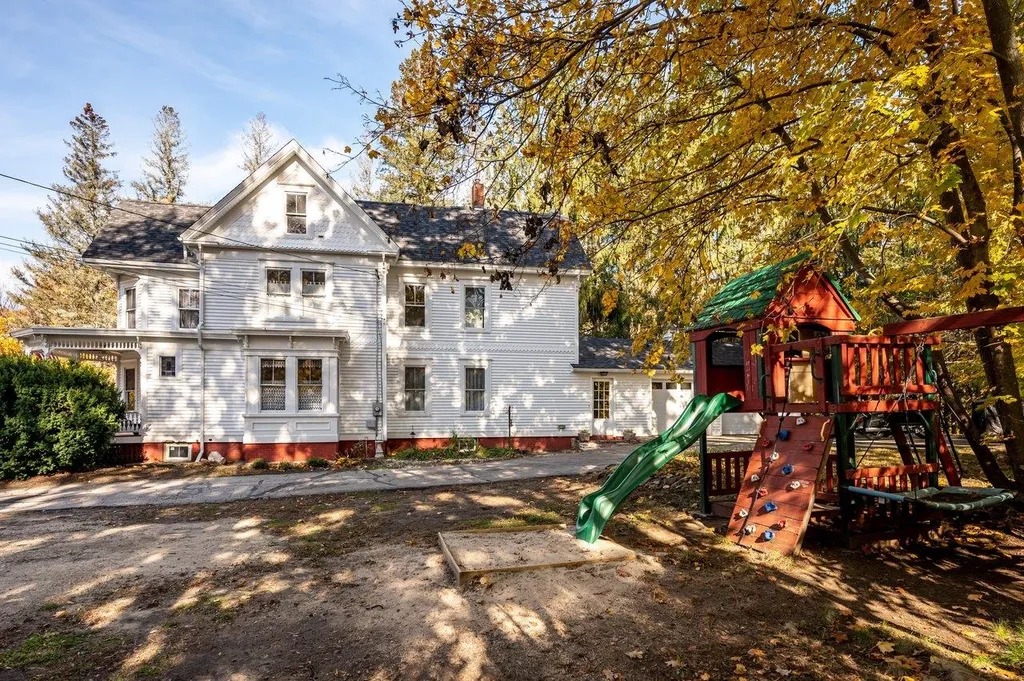 5 Penny Lane Rochester NH 03868