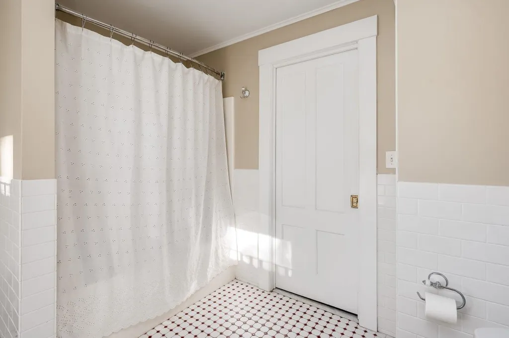 5 Penny Lane Rochester NH 03868