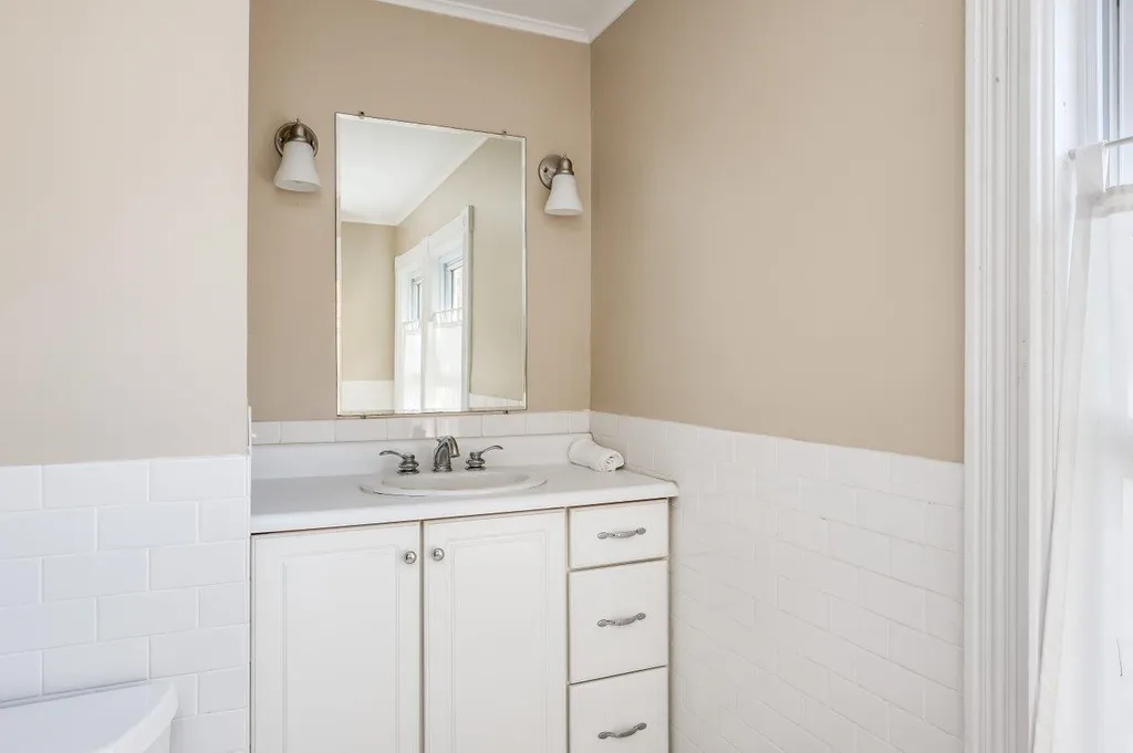 5 Penny Lane Rochester NH 03868