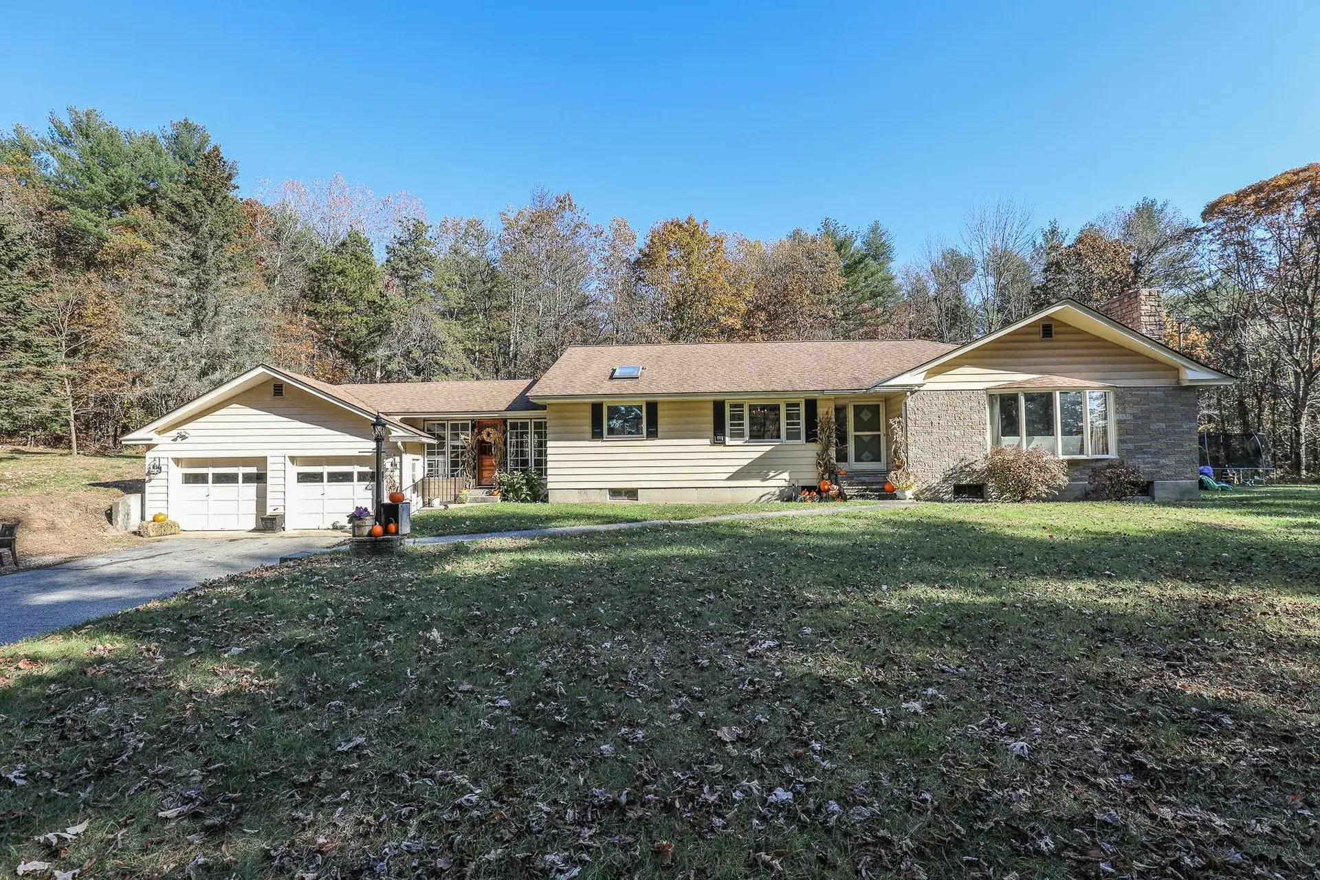 2 Field Drive Pelham NH 03076